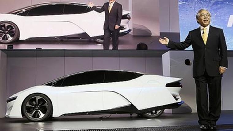 Honda plans fuel-cell car