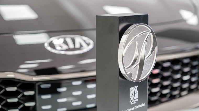 Kiwi Kia dealer honoured 