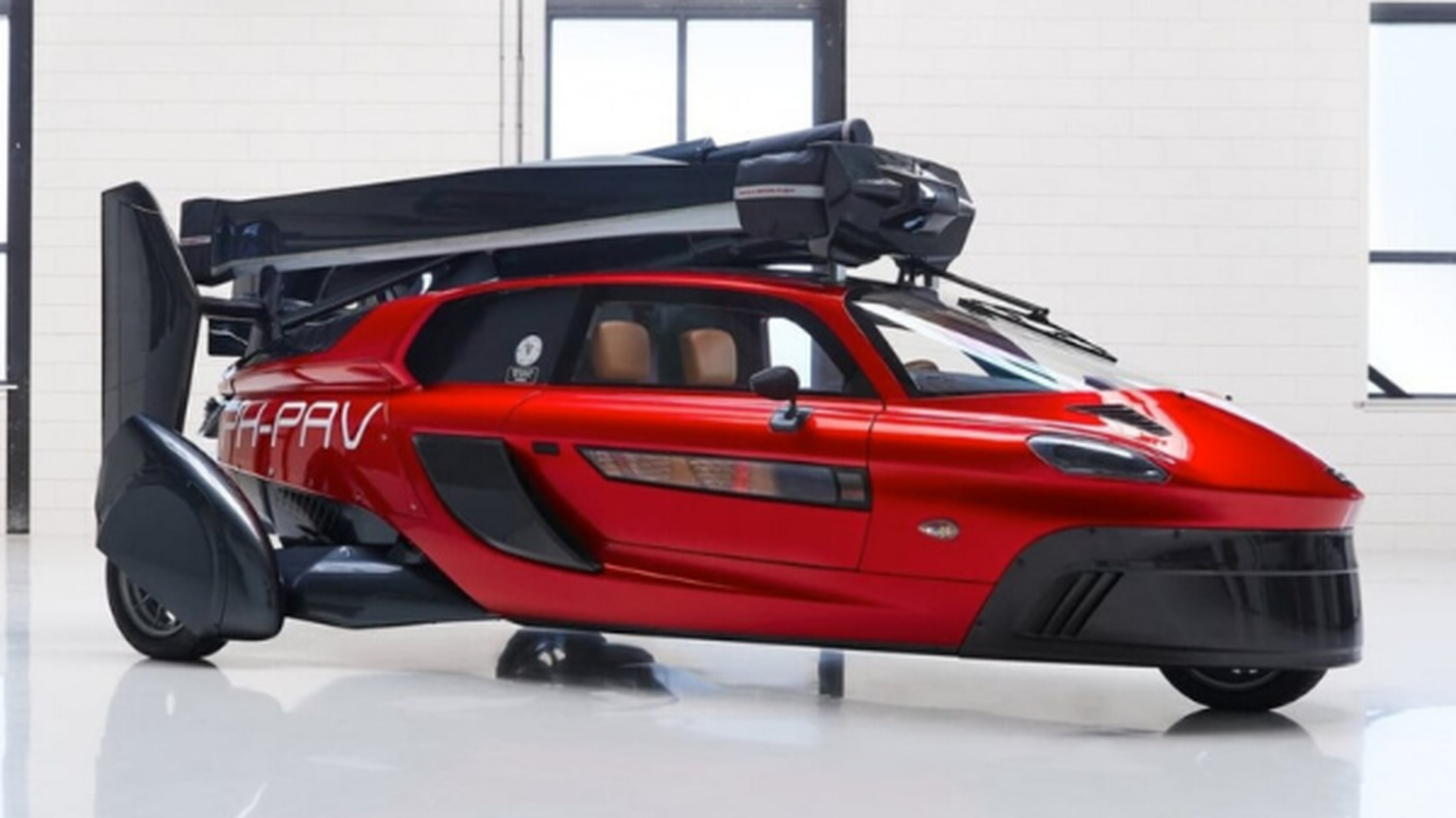 Autofile - News / World’s first car that can ‘fly and drive’