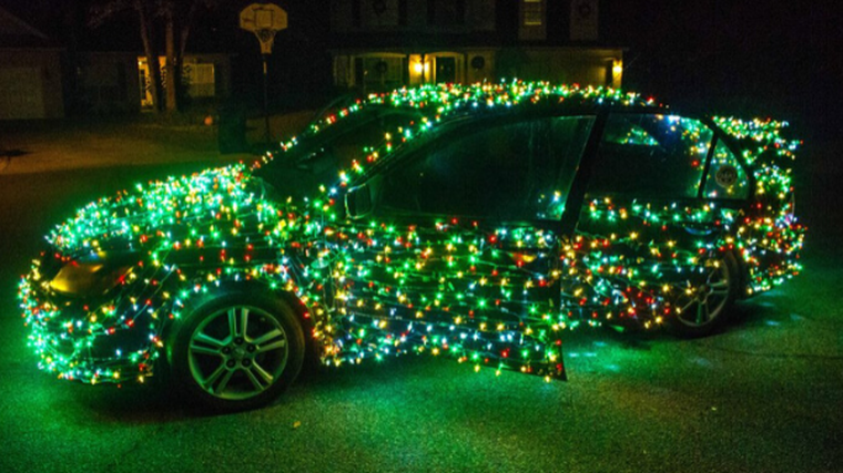 Autofile - News / Drivers go to festive extremes