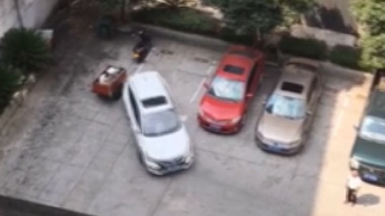 World’s worst parking attempt