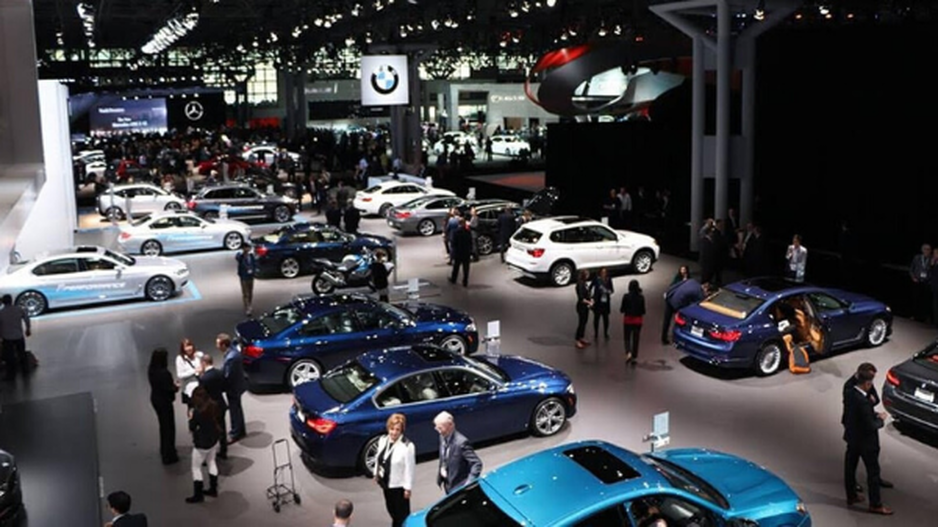 New York car show postponed over virus