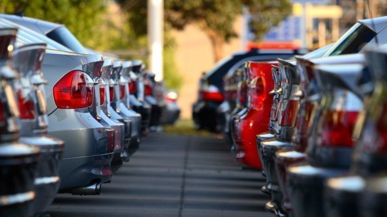 Dealer numbers drop 4.4%