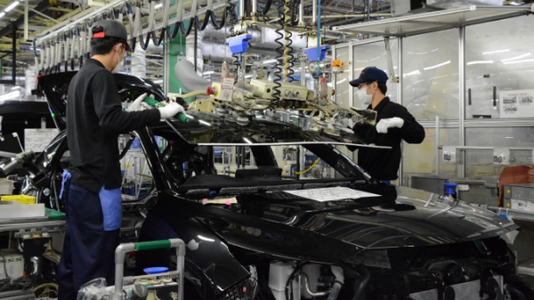 Earthquake halts car production