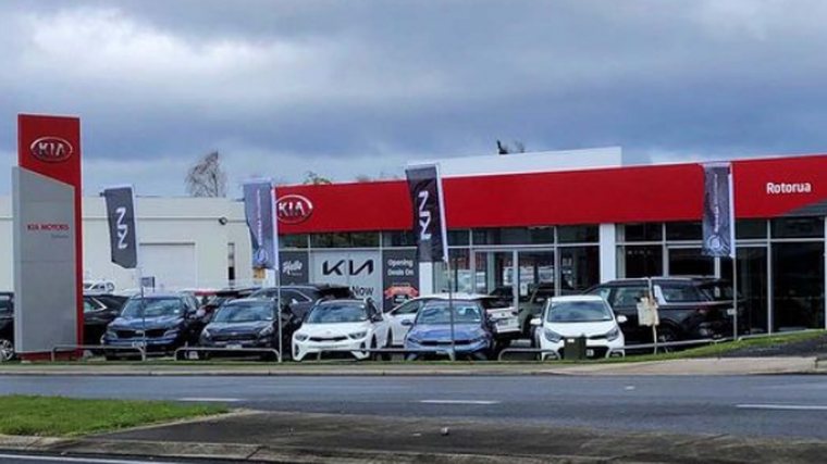 New dealership opens its doors