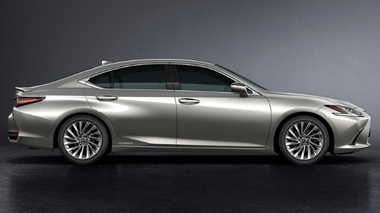 New sedan embraces hybrid power