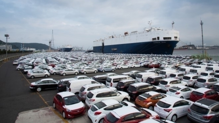 Car imports tumble