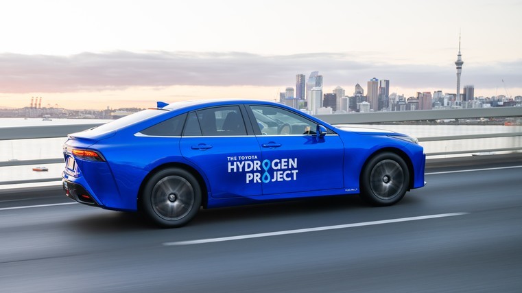 Firms team up over hydrogen cars
