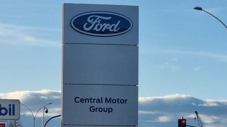 New dealership opens