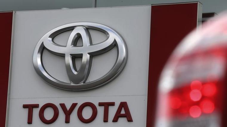 Toyota’s profit drops 42%