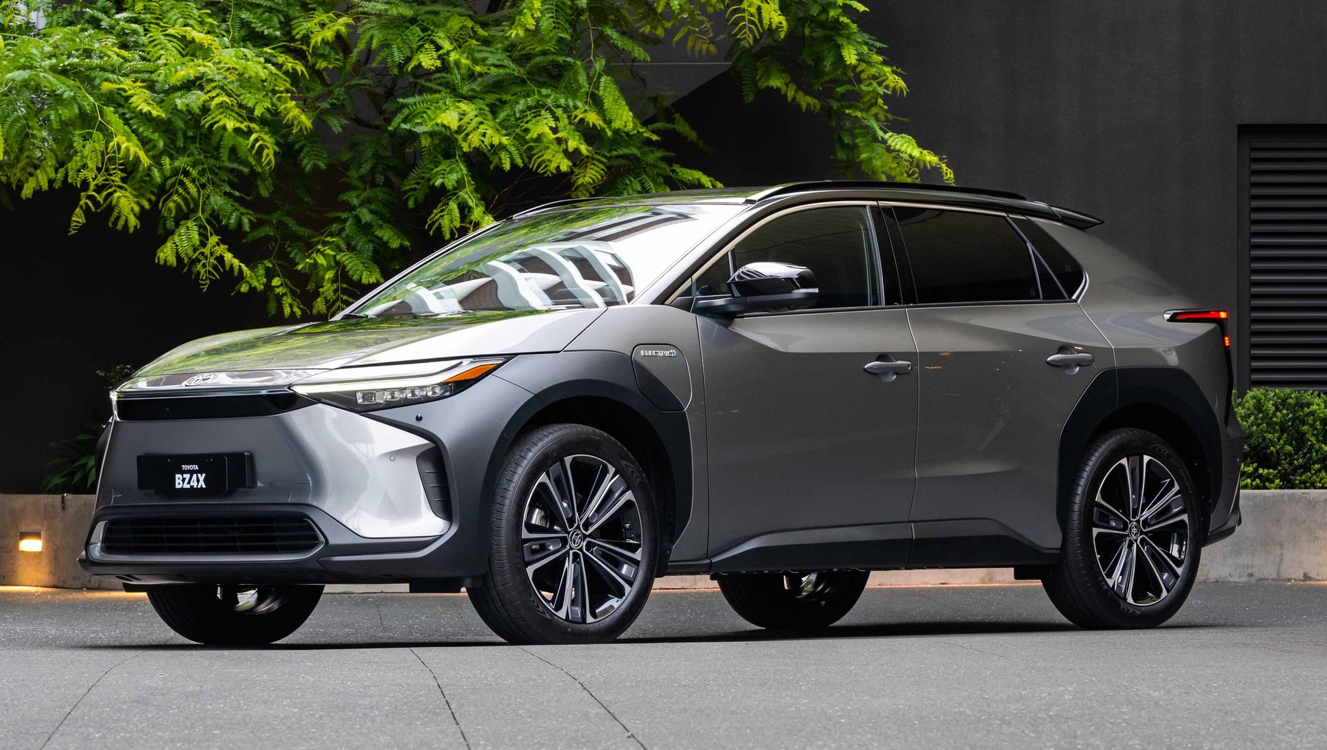 Autofile - News / Toyota NZ enters all-electric era