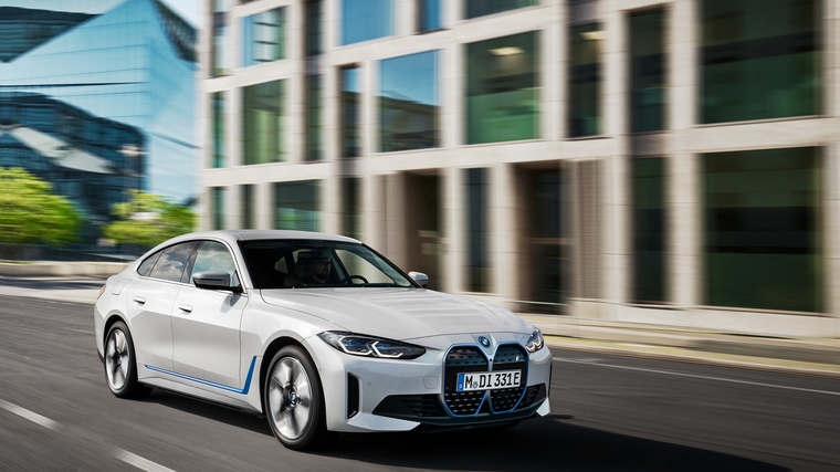 BMW boosts fully electric range