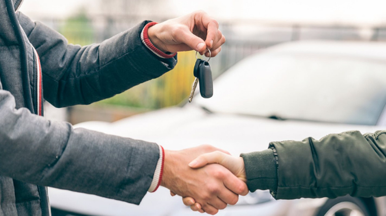 Weekly car sales tumble
