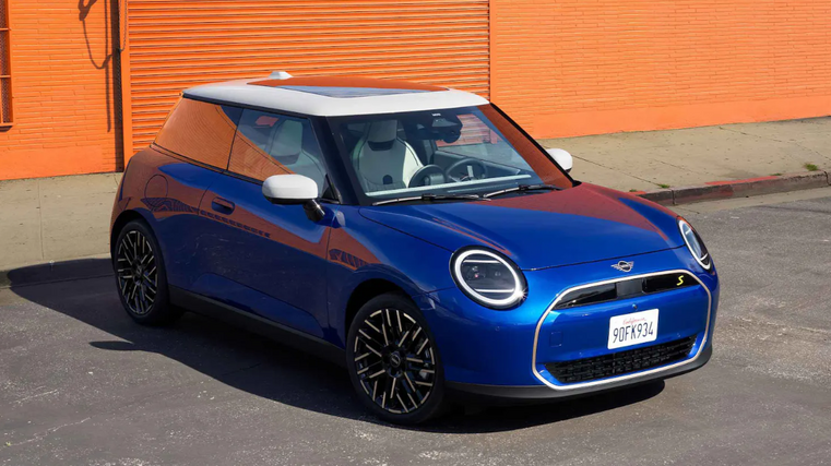 Mini plugs into green goals