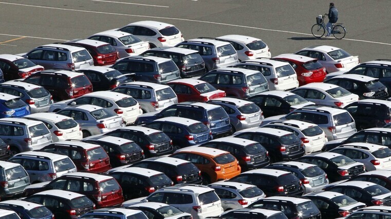 Global car sales to rise