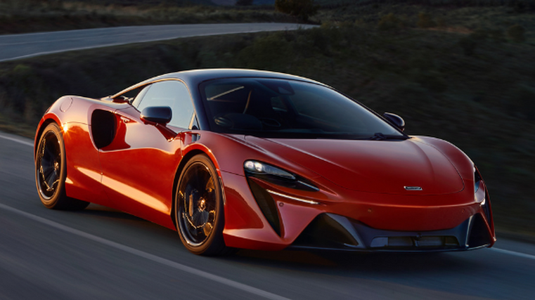 Bahraini fund buys McLaren
