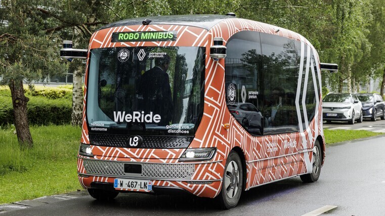 Driverless buses on way