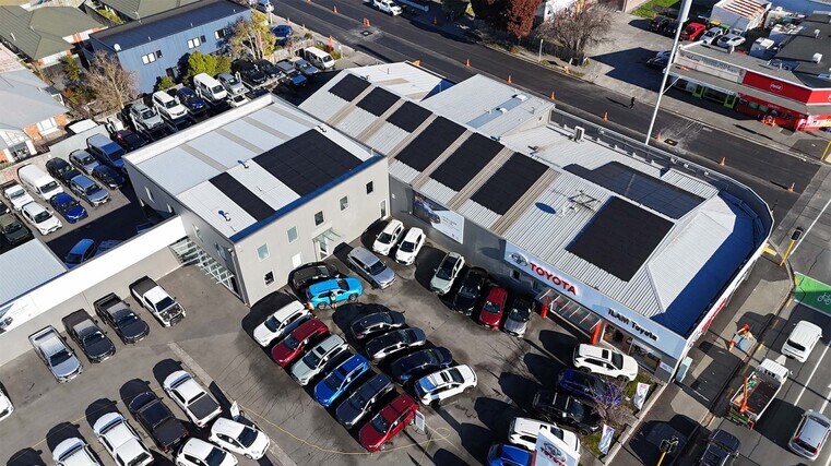 Dealership turns to solar power