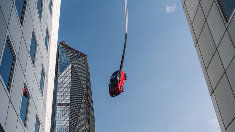 Nissan sets world bungee record