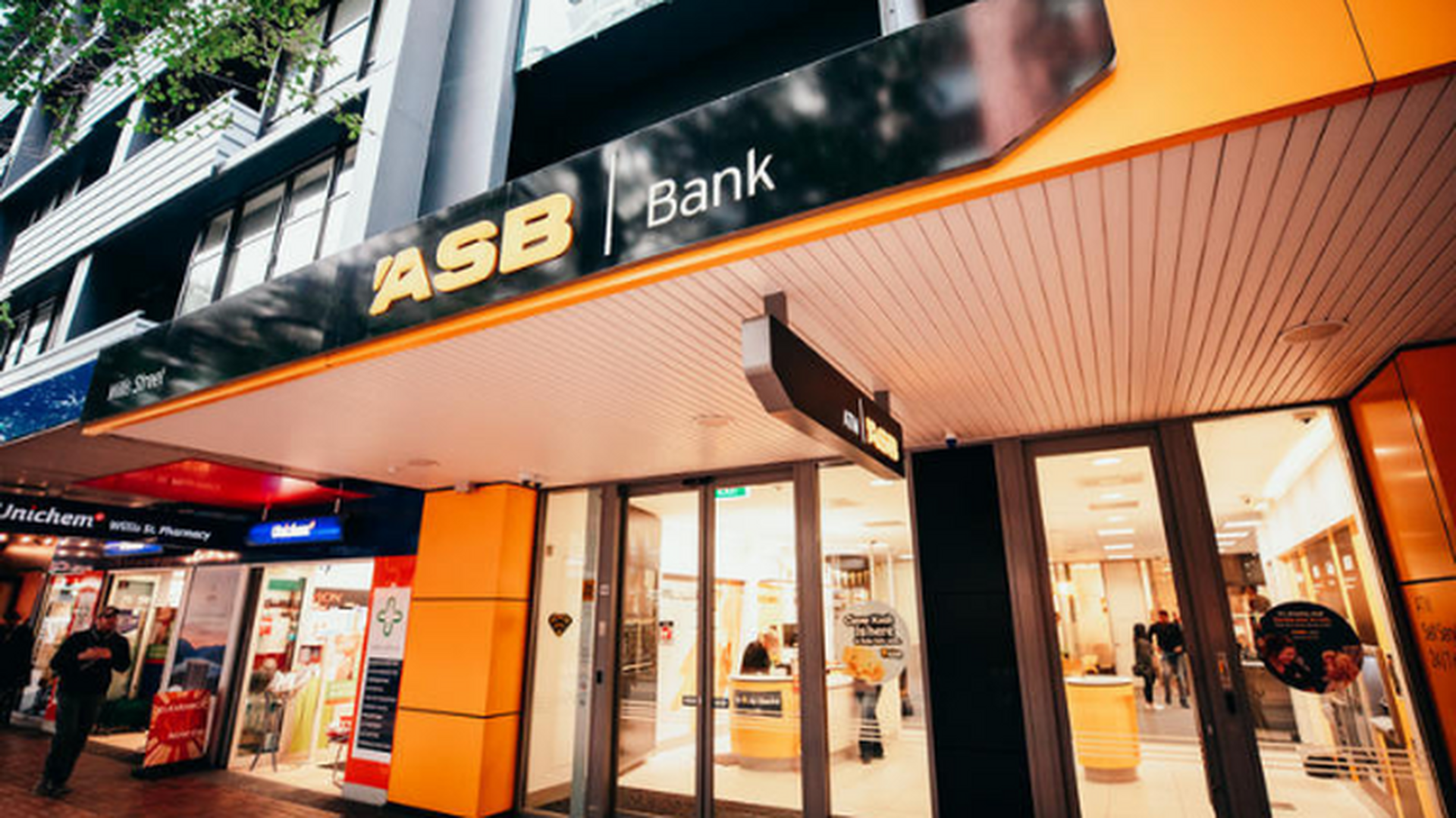 Autofile - News / ASB accused of breaches