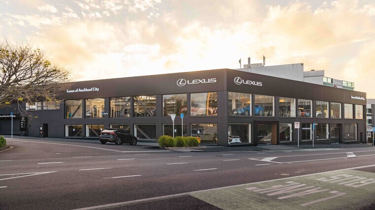 New dealership opens