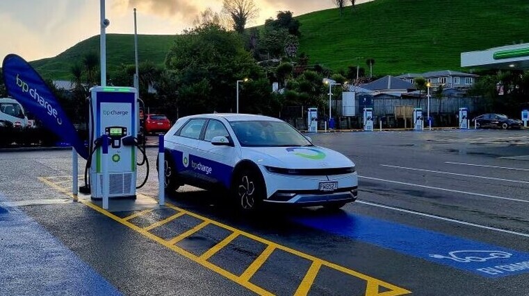 Fast-charging hubs open