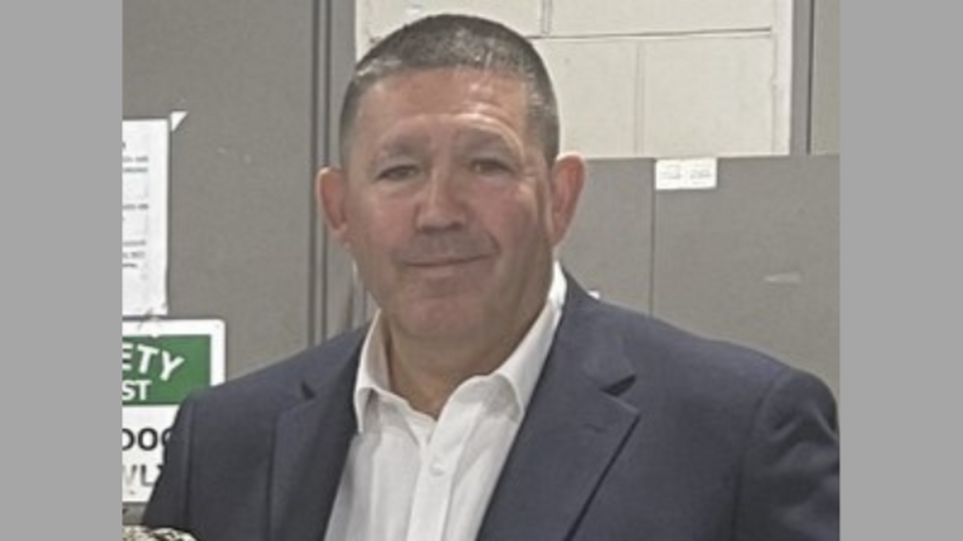 Autofile - News / Ford to farewell sales boss
