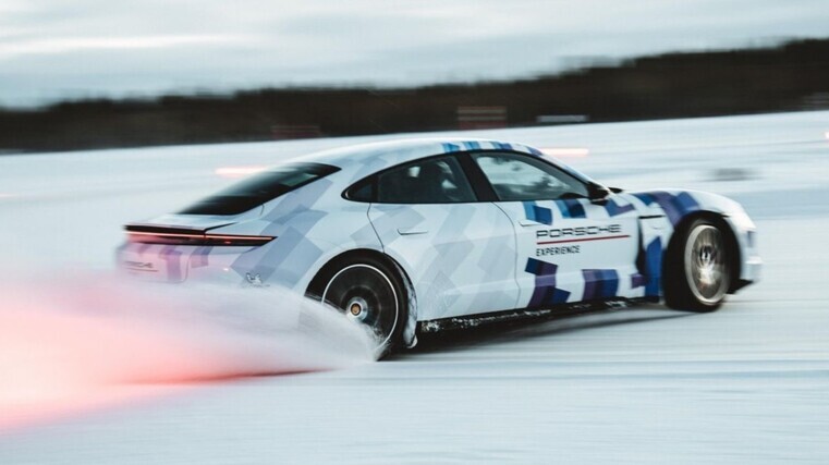 Porsche sets ice-drift record