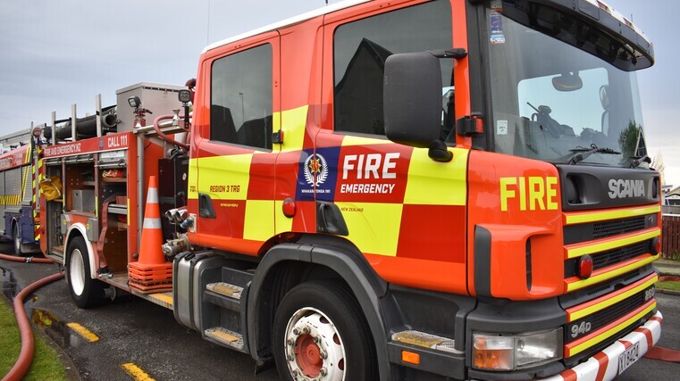 Blaze hits car yard