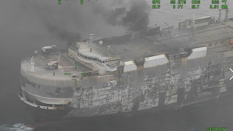 Salvage team reaches car carrier