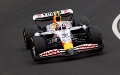 Lawson keeps champ at bay