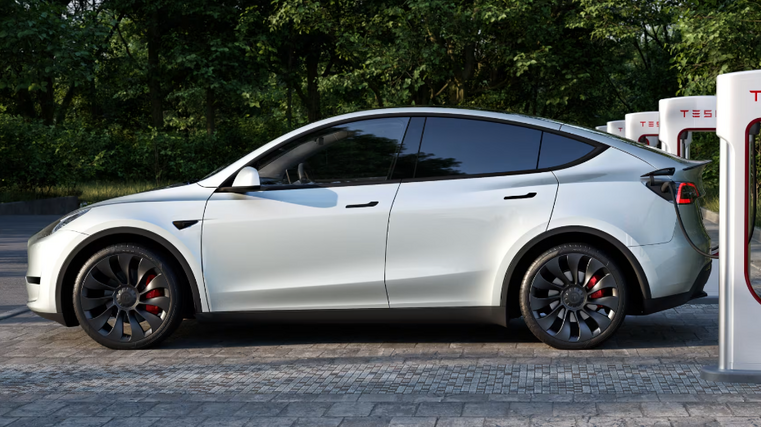Tesla ditches tech team