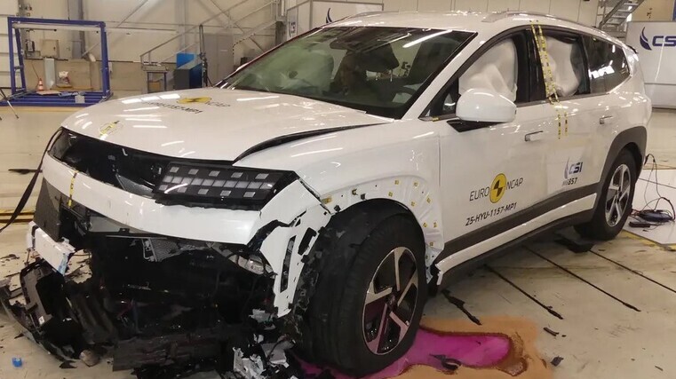 Electric model gains top rating