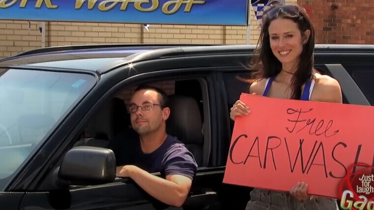 Sexy car wash prank
