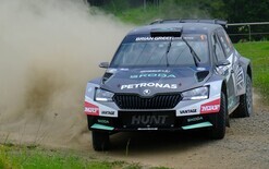 Hunt claims fourth crown