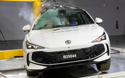 Trio score five-star ratings