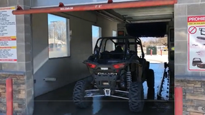 Off-roader confuses car wash