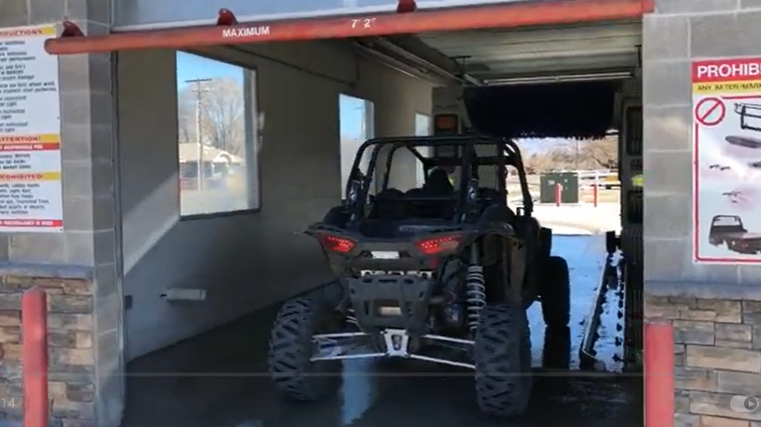 Off-roader confuses car wash