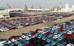 Asian ports hit by storms